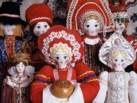 Мастера народного искусства как бы сохраняют детское отношение к творчеству